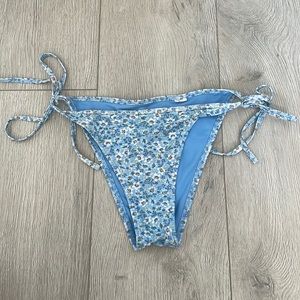 Abercrombie & Fitch blue floral bikini bottoms size S